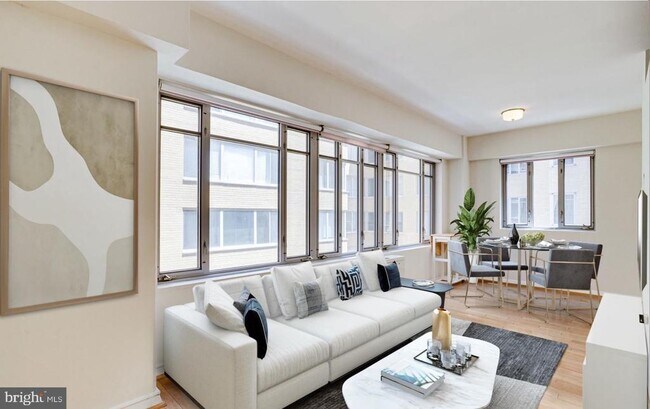 Building Photo - 1711 Massachusetts Ave NW Unit 319