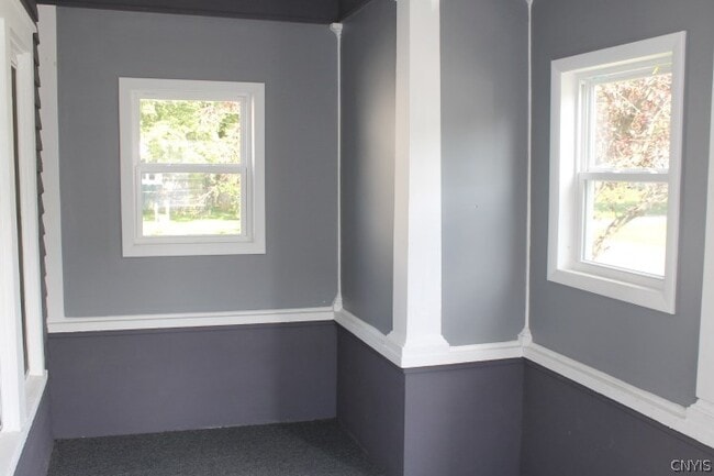 Photo - 375 Pawling St