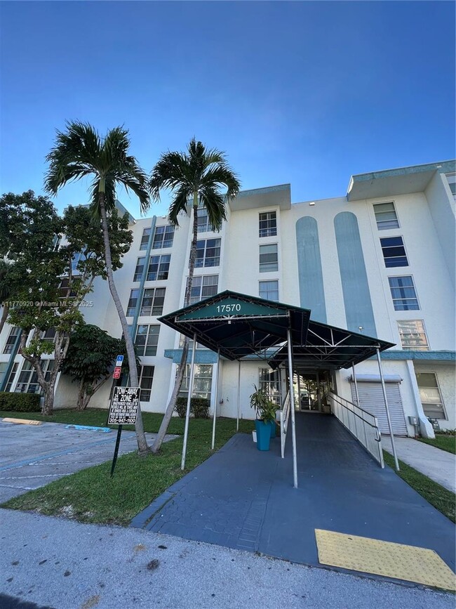 Photo - 17570 Atlantic Blvd Condo