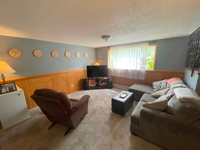 Photo - 2923 Heatherwood Cir S