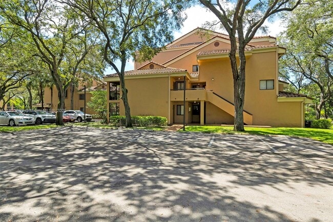 Building Photo - 15575 Miami Lakeway N Unit 108 Rental