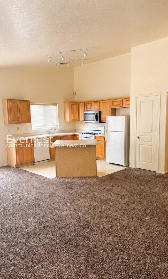 Photo - 3 Bed, 2 Bath Home with Fenced Yard & Garage / Vouchers Accepted / Available Now!