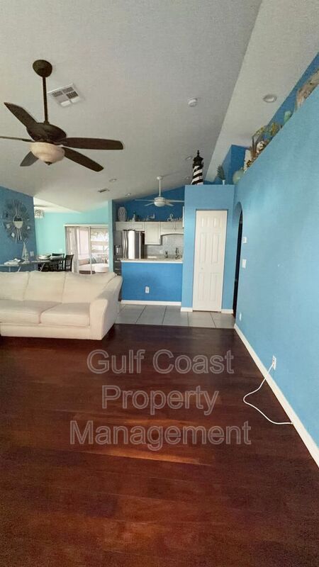 Photo - 11652 Pawley Ave