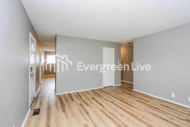 Photo - 615 S Green St