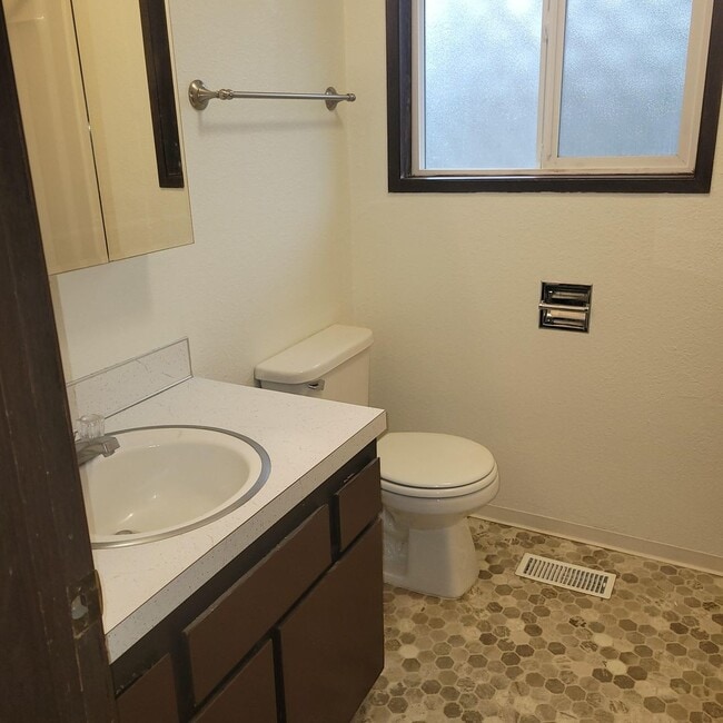 Photo - Goeco, Inc-PM-018-0013-533-535 Unit 1