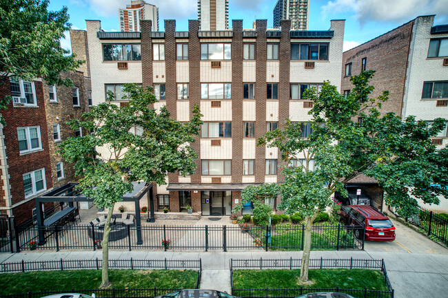 Building Photo - 6029 N Winthrop Ave Rental