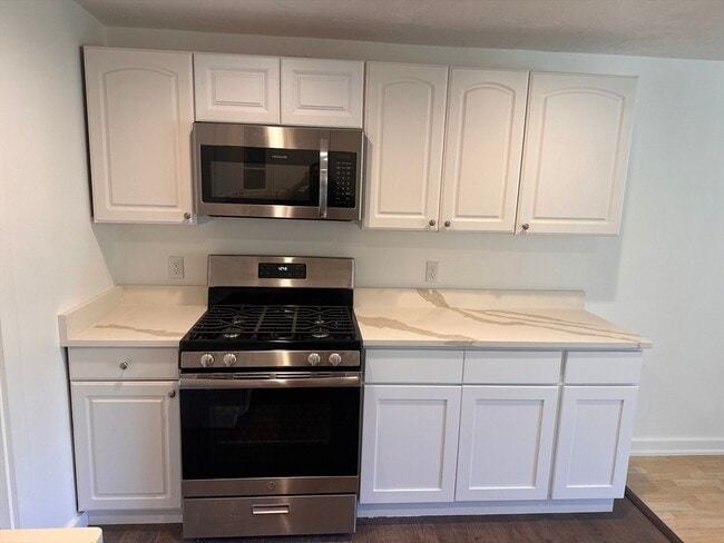 Photo - 39 Raymond St Unit R