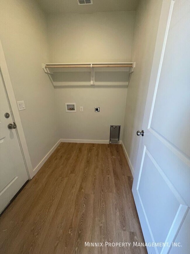 Photo - 5518 120th St