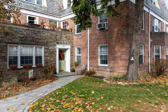 Photo - Pinewood Gardens