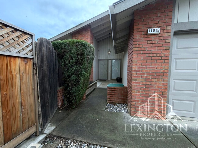 Photo - Beautifully Updated, 3BD/2BA Home in Larchmont Sunriver, off Sunrise Blvd. and Coloma Rd.