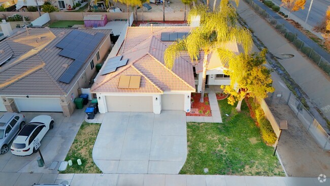 Building Photo - 26966 Canberra St Rental