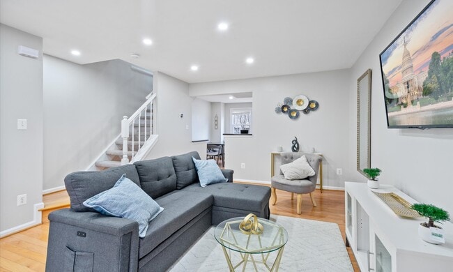 Photo - 5073 9th St S