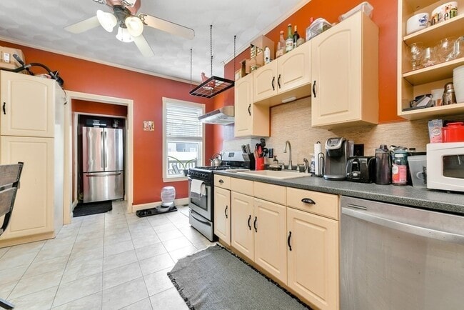 Photo - 243 Emerson St