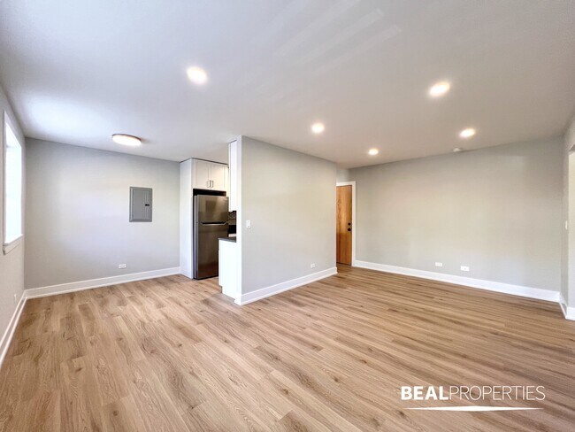 Photo - 530 W Aldine