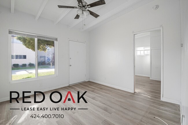 Building Photo - 15301 Woodruff Pl Unit 15301 1/2