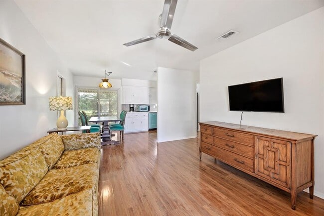 Photo - 2202 Towbridge Cir
