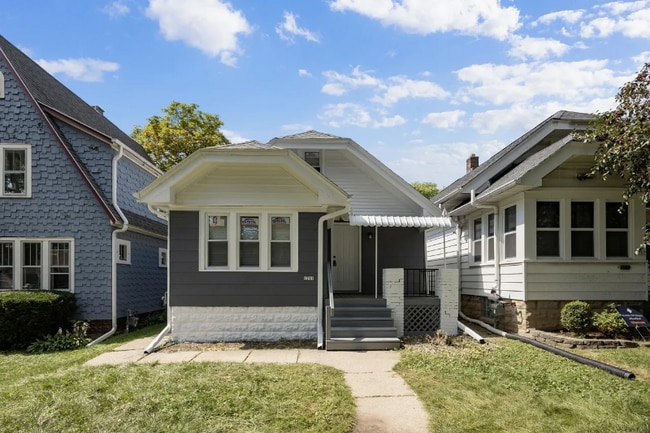 Building Photo - 1711 S 85th St Rental