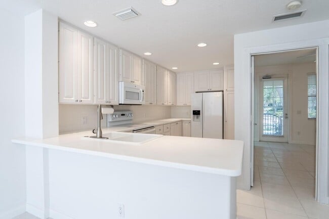 Photo - 186 Soriano Dr
