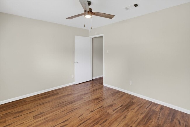 Photo - 5502 Effingham Dr