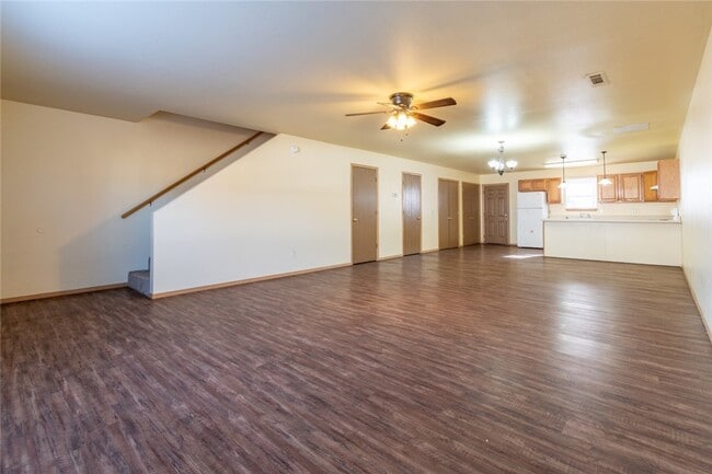 Photo - 210 Meadow Ct
