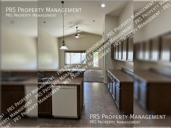 Photo - 1744 E Robin Ln