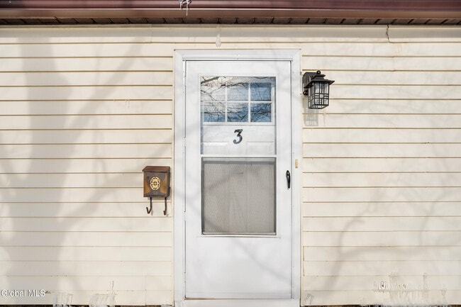 Photo - 3 Miracle Ln