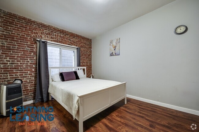 Building Photo - 1420 Flower St Unit 25C Rental