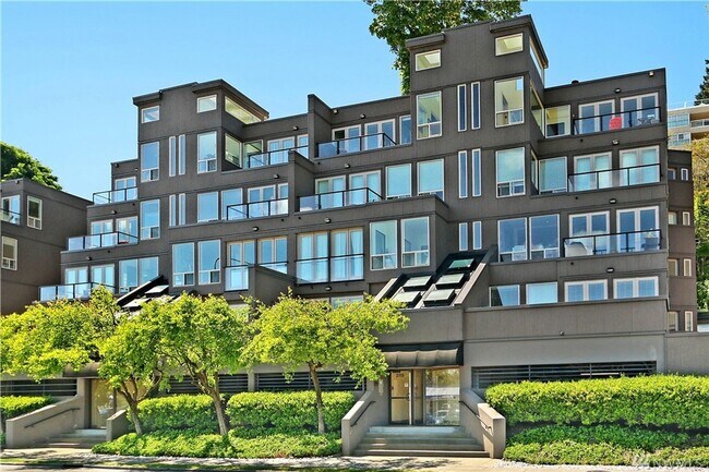 Building Photo - South Lake Union / Queen Anne Condo at the Lakewest Unit 101