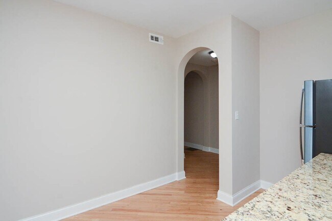 Photo - 890 Green Bay Rd Unit J01P