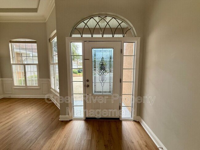 Photo - 1700 Country Walk Dr