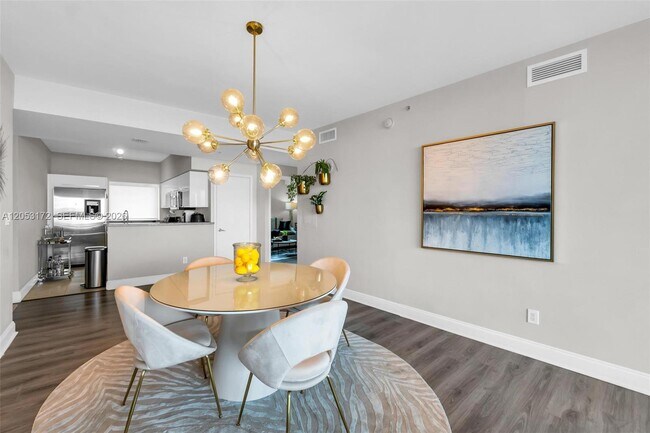 Photo - 601 NE 36th St Unit 904