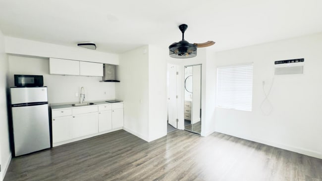 Photo - 1167 Grove St