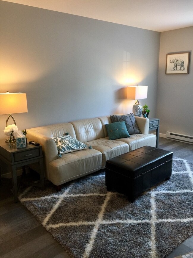 Photo - Beautifully Renovated Townhouse Near Penn State