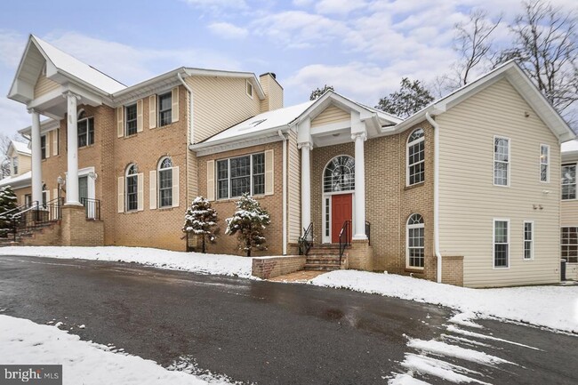 Building Photo - 8330 Westchester Dr