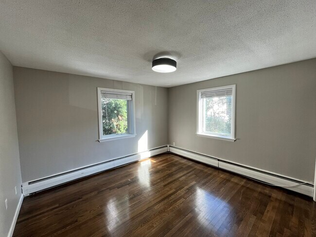 Photo - 34 Evergreen St Apartments Unit 50-28