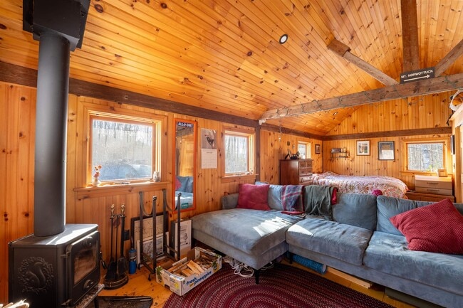 Photo - 398 Plains Rd