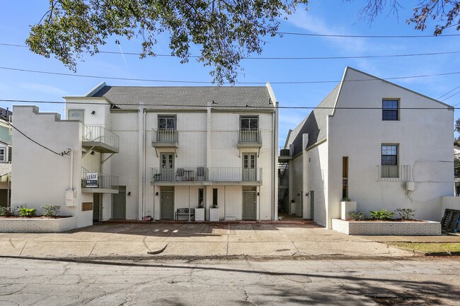 Photo - Garden District Studio Apartment, All Utilities Included! Unit B