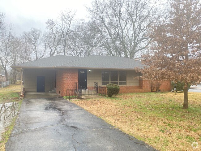 Building Photo - 1527 Stonewall Blvd Rental
