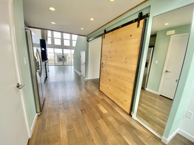 Photo - 4215 Glencoe Ave Unit PH403