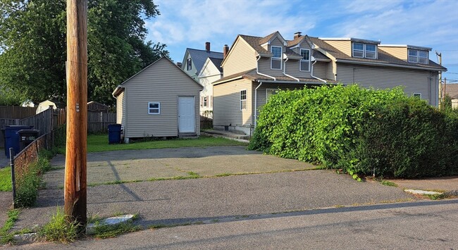 Photo - 158 Baker St