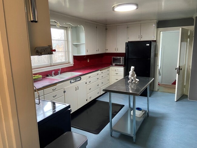 Building Photo - 317 W Mendenhall St Rental