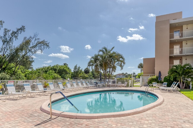 Photo - 2850 NE 14th Street Causeway Unit 308b