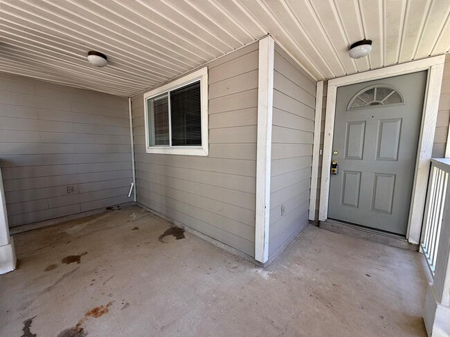 Photo - 1030 London Ln