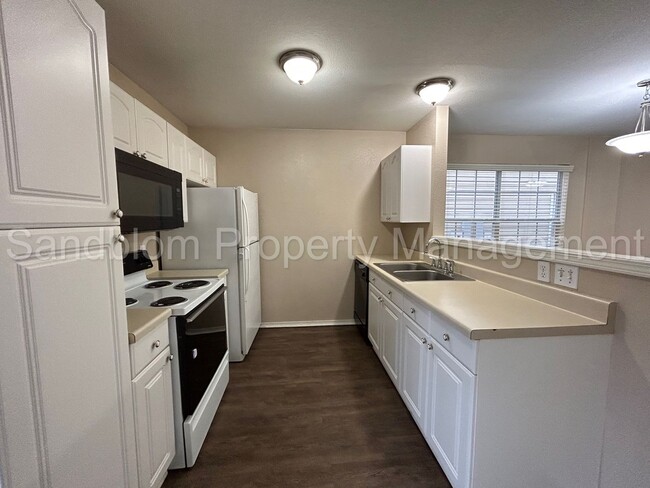 Photo - FOR LEASE | Prattville | Available Now!