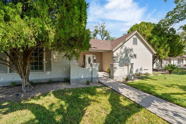 Photo - 106 Angela Dr