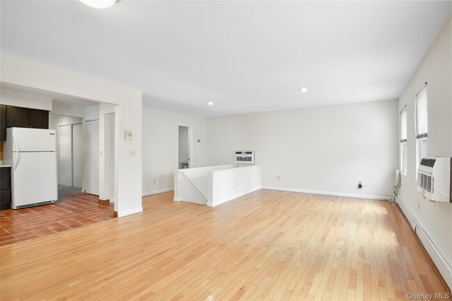 Photo - 545 Stanley Ave