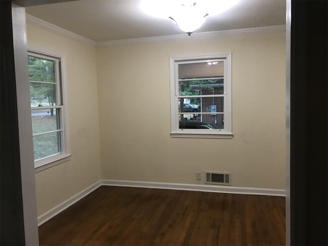 Photo - 1319 Greenview Dr