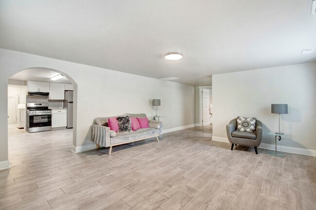 Photo - 105 Pineland Cir