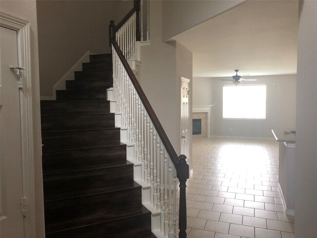 Photo - 210 Briar Trace Ln
