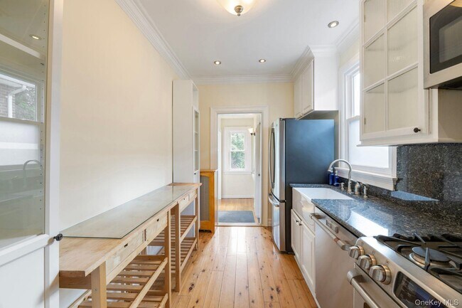 Photo - 216 Lakeview Pl Unit 2